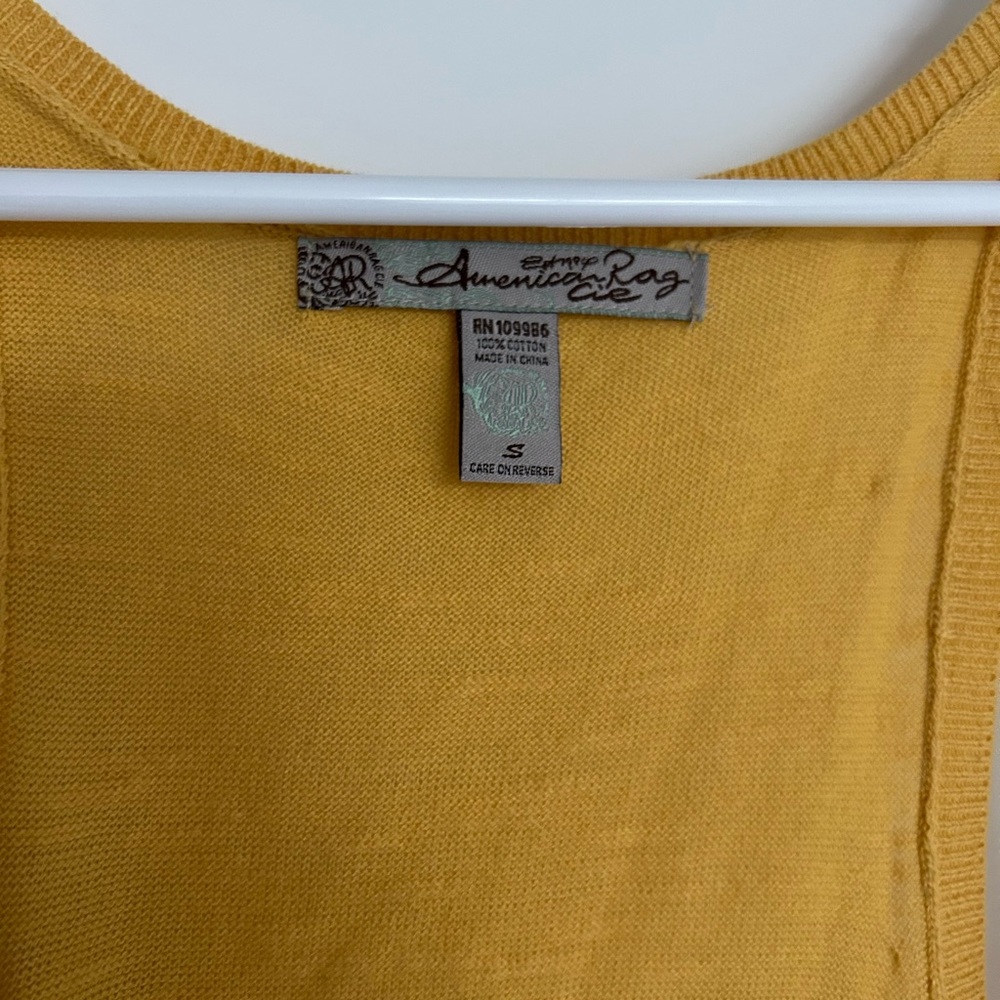 American Rag yellow vest - Picture 2 of 2